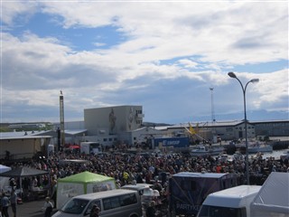 Lively crowd at Mærudagar