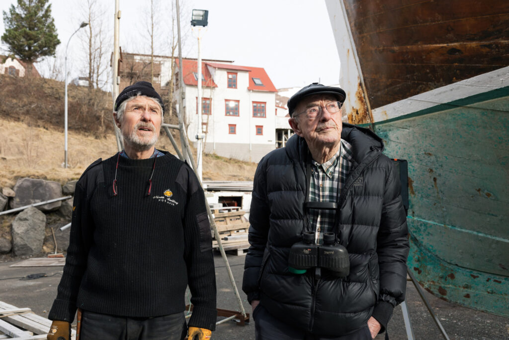 Hörður with his father at Húsavík Shipyard.